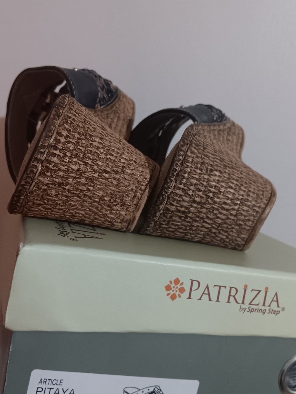 Wedge Sandals - Size 10 - Picture 7 of 10